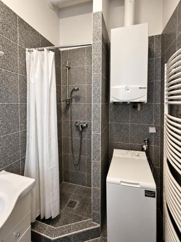 Spacious Cozy 2BD Apartment in Wien Mitte