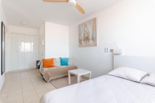 Cozy Retreat with Balcony - Lyon PartDieu TGV, Rhonexpress Airport