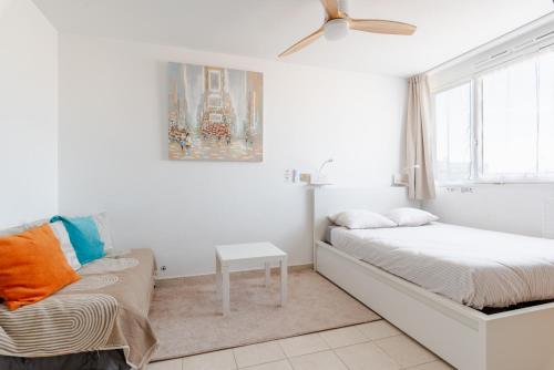 Cozy Retreat with Balcony - Lyon PartDieu TGV, Rhonexpress Airport