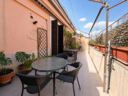 3 min from Termini Station - 3 Bedrooms - 3 Private Bathrooms