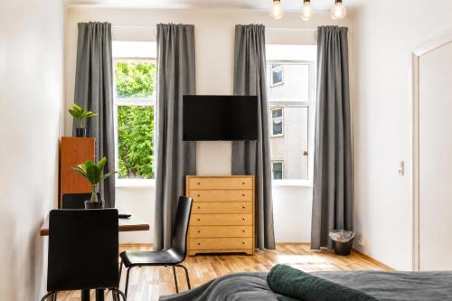 Cozy 1BR Apt &Smart TV, WIFI, For Long Stay