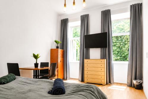 Cozy 1BR Apt &Smart TV, WIFI, For Long Stay