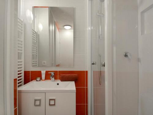 Studio rénové au centre de la station
