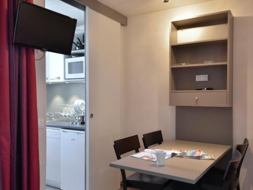 Studio Divisible Rénové au Pied des Pistes avec Balcon et Animaux Admis