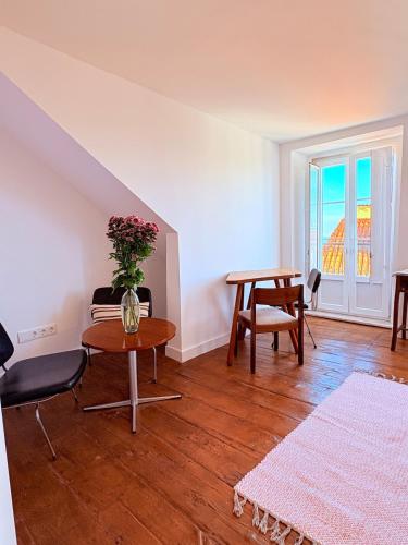 Alfama Home with Tejo View 2nd floor Monthly Stays