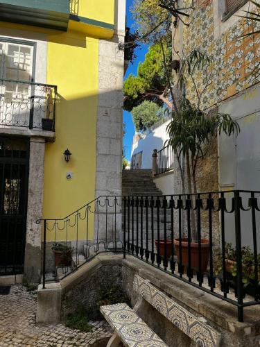 Alfama Home with Tejo View 2nd floor Monthly Stays