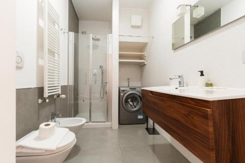 GuestHost - Bright Apartment with Balcony near MM3