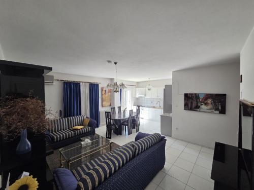 Blue View Apartment