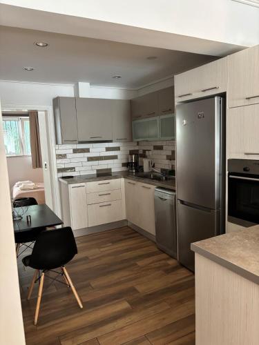 Cozy Apartment Alimos