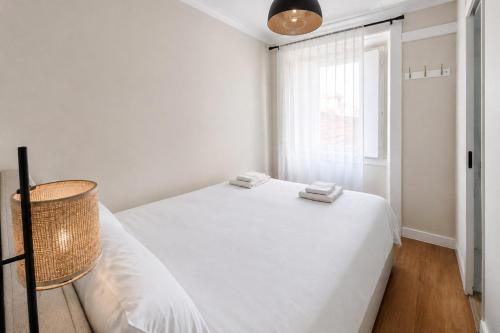 Hello Bairro Alto flat with A/C by Homeful Homes