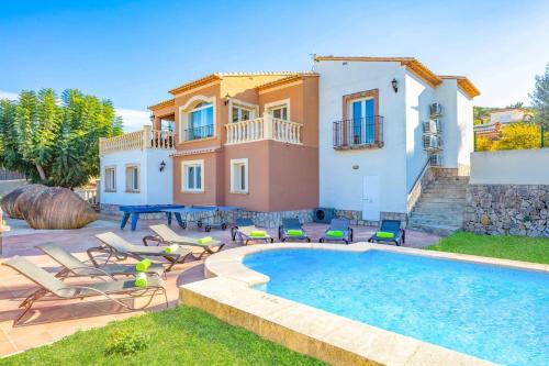 Villa Nogal by Villa Plus
