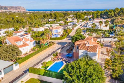 Villa Nogal by Villa Plus
