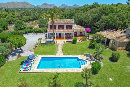 Villa Busqueroles by Villa Plus