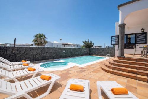 Villa Emerita by Villa Plus