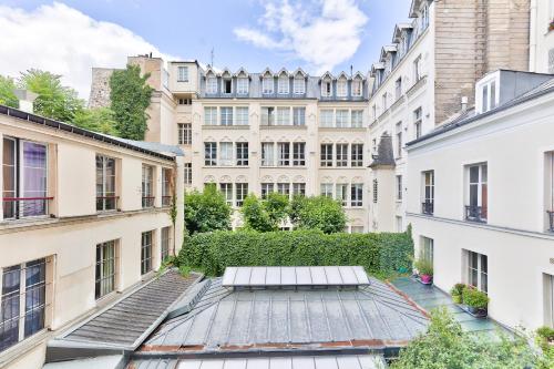 UrbanFlat 92 - Votre Pied-a-terre au Coeur de la Capitale