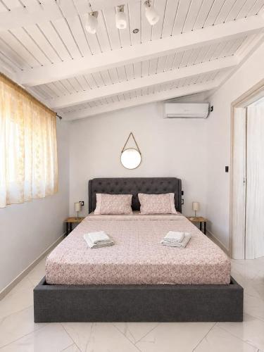 Thea Penthouse - 2BR, Sea View Terrace I Beach