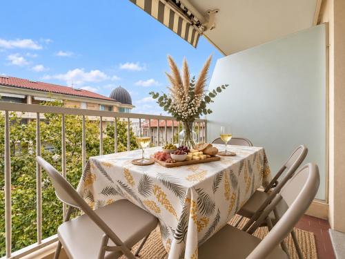 Élégant T2 rénové avec balcon au centre de Cannes