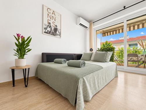 Élégant T2 rénové avec balcon au centre de Cannes