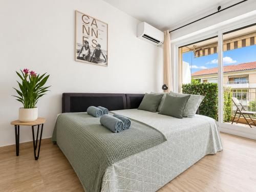 Élégant T2 rénové avec balcon au centre de Cannes