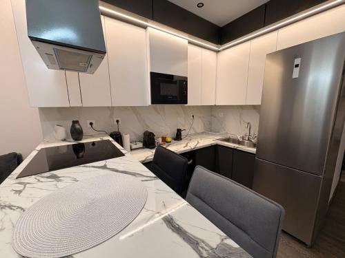 Elegant Apartment 2