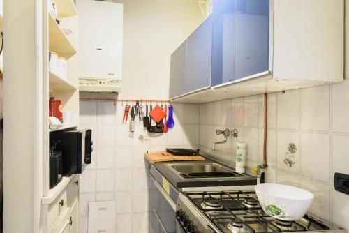 Kuchyňa alebo kuchynka v ubytovaní Rondinelli