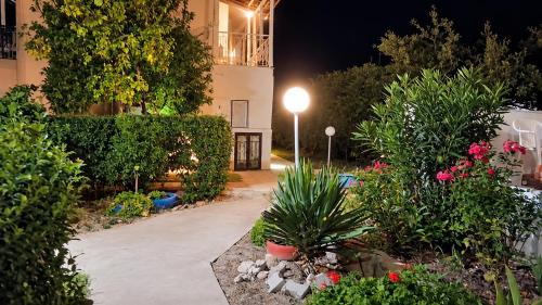 NiRa house