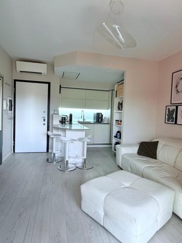 Jason Home con terrazzo e Metro Rogoredo 2 min