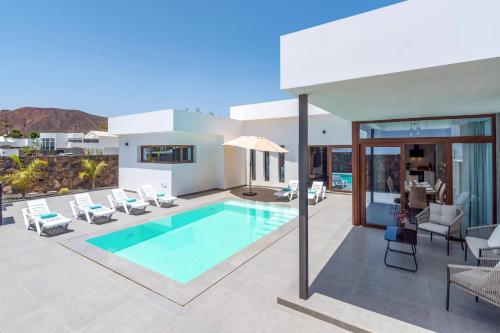 Villa Malvasia Timanfaya by Villa Plus