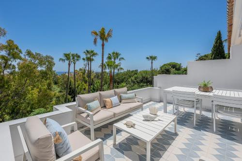 PENTHOUSE SEA VIEWS IN MARBELLA GOLDEN MILE, Puente Romano Area