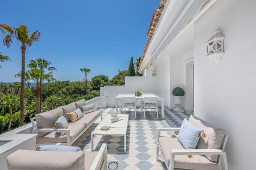PENTHOUSE SEA VIEWS IN MARBELLA GOLDEN MILE, Puente Romano Area