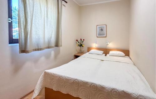 Lovely Apartment In Rab With Wifi