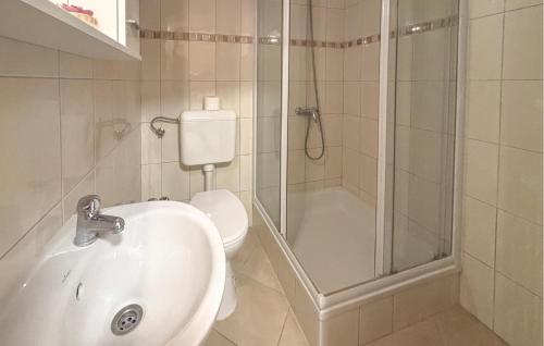 Lovely Apartment In Rab With Wifi