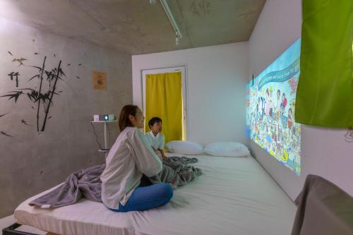 長期出張, カップルに最適, キングベッド, Apple製モニター, 快適ワークデスク, PS5, 倉庫で荷物預かり可 4A