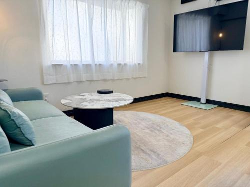 Wakyo aoiya 5min from JR Sta Direct to Umeda & Tsutenkaku 4BR Sleeps 10