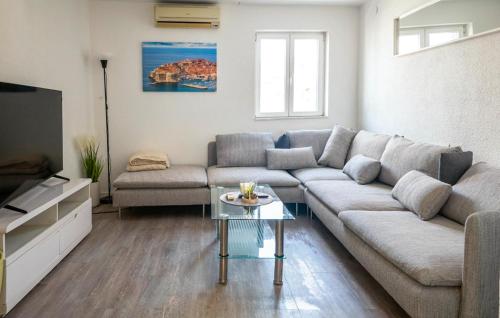 Lovely Home In Kastel Stafilic