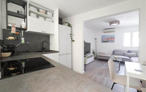 Lovely Home In Kastel Stafilic
