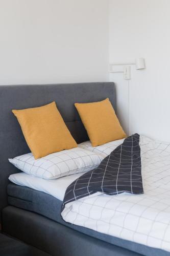 HighNoon Apartment - Fast Wi-Fi & Desk - Trnje, Zagreb