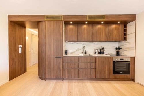 REF 2065 - Stunning modern apartment on the Croisette for Rent