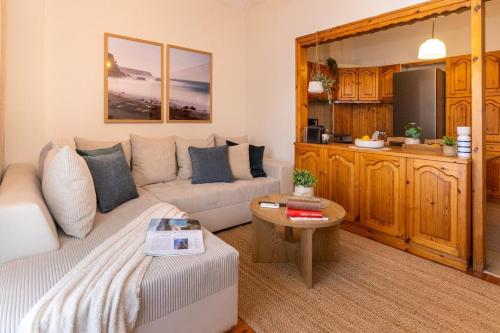 City Charm - Stylish 3BR