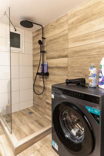 City Charm - Stylish 3BR