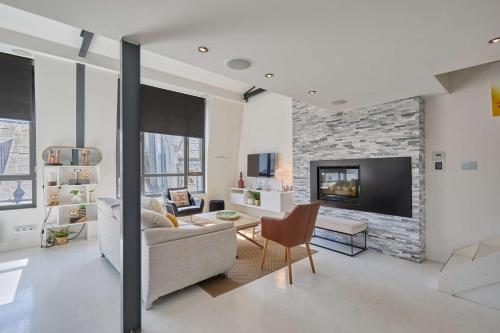 Duplex Center of Paris by Studio prestige