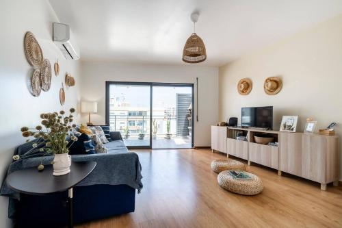 A 3 min a Pé do Cais, Piscina, Terraço BBQ 18m²