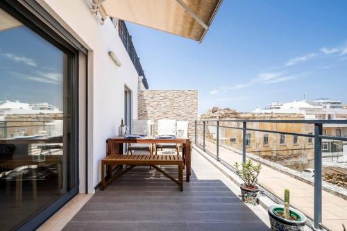 A 3 min a Pé do Cais, Piscina, Terraço BBQ 18m²