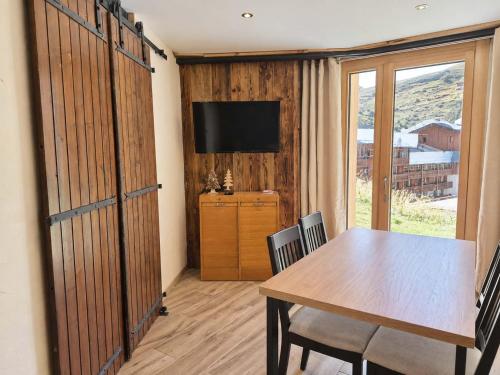 LES GENEPIS Appartement T2 moderne Tignes Val Claret