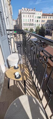 Balcon au coeur du vieux port