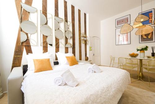 Beautiful Apartment by Louvre