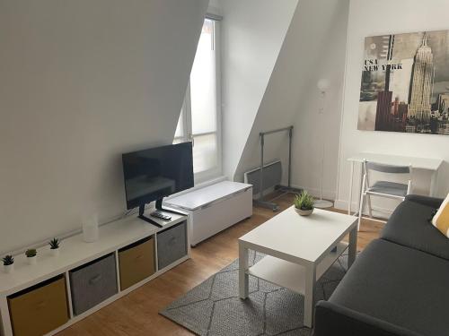 Bright and cozy studio 30mn from Avenue Niel