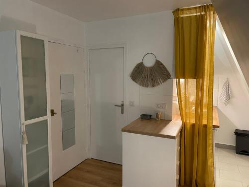 Bright and cozy studio 30mn from Avenue Niel