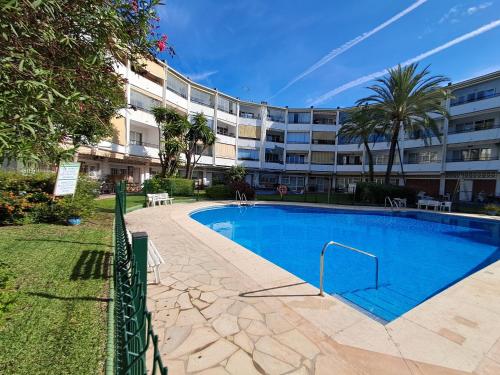 Marbesa Paradise by the Beach with Pool View