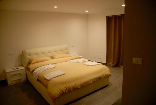 Una cama o camas en una habitación de Yuba - Aragon home holiday
